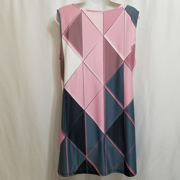 LILY by Firmiana sleeveless patterned top - Picture 9 of 9